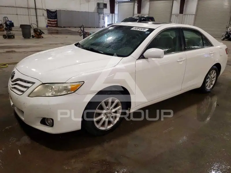 2010 Toyota CAMRY фото