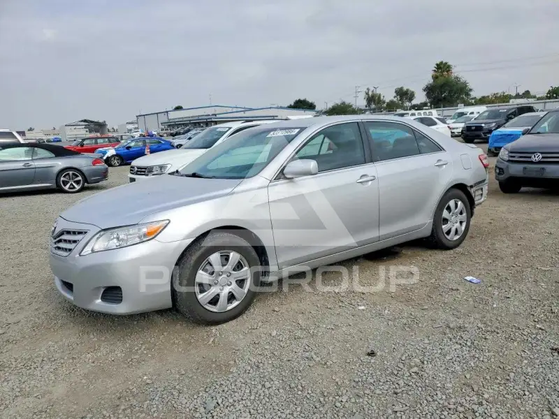 2010 Toyota CAMRY фото