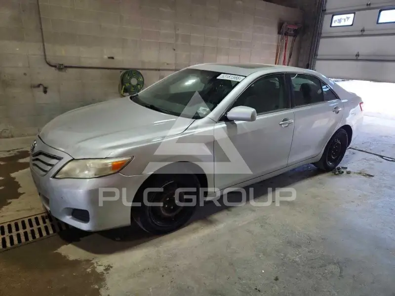 2010 Toyota CAMRY фото