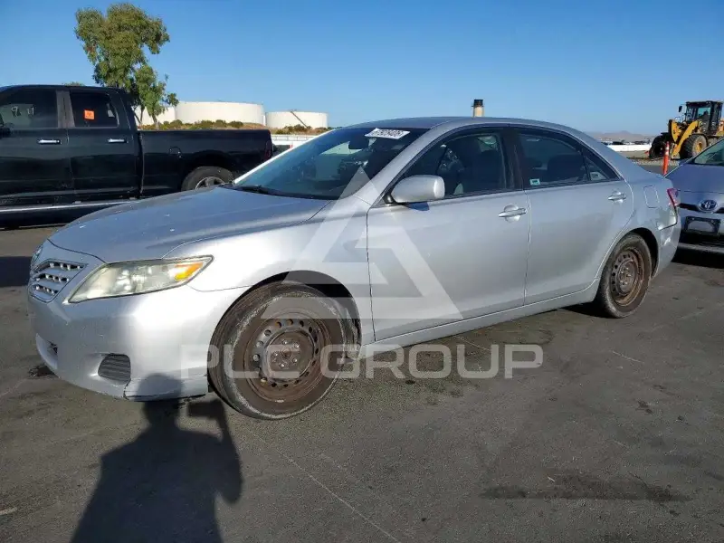 2010 Toyota CAMRY фото