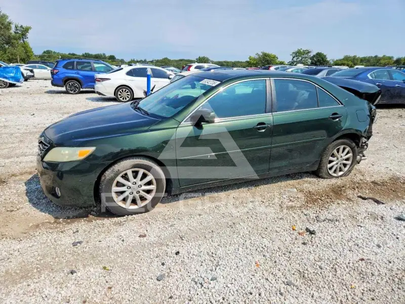 2010 Toyota CAMRY фото