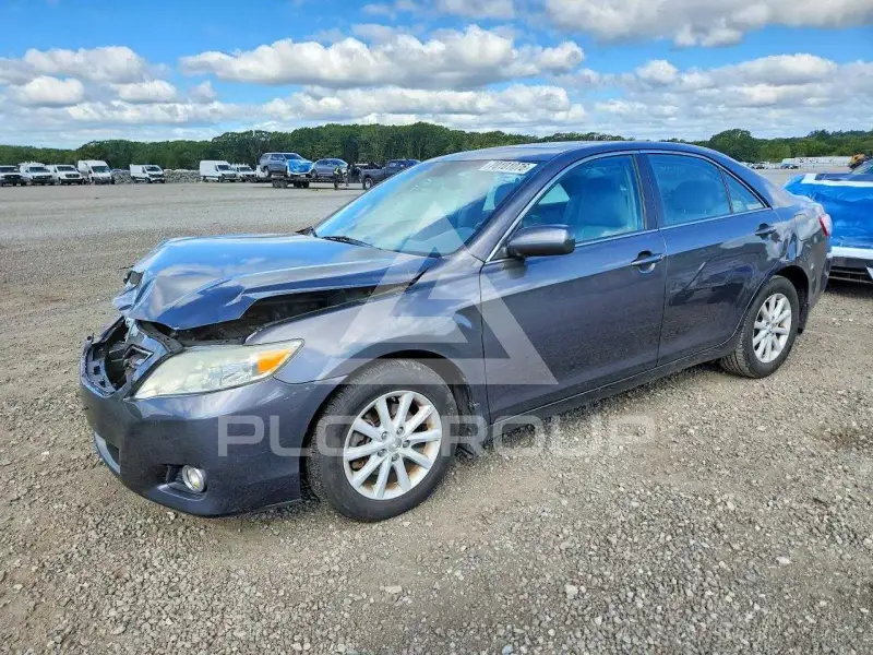 2010 Toyota CAMRY фото