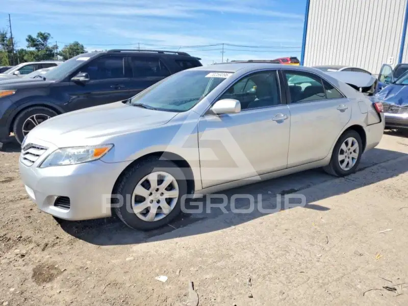 2010 Toyota CAMRY фото