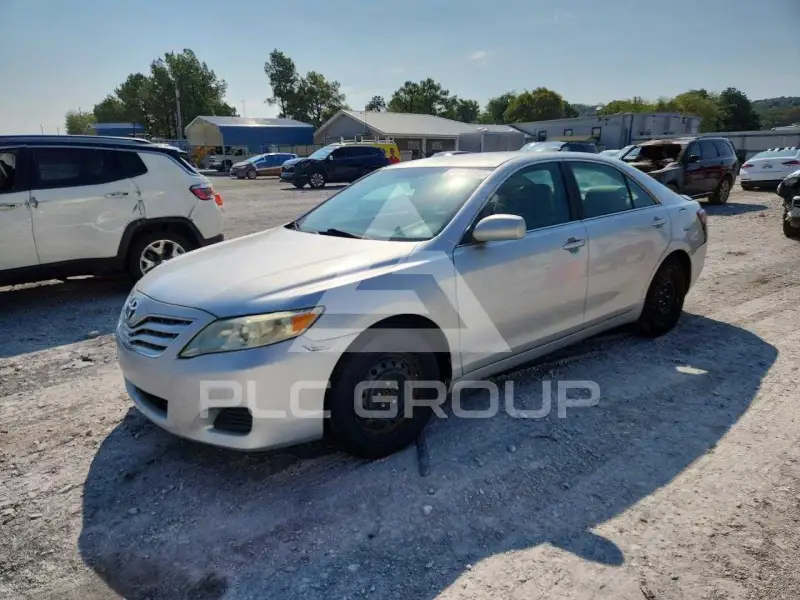 2010 Toyota CAMRY фото
