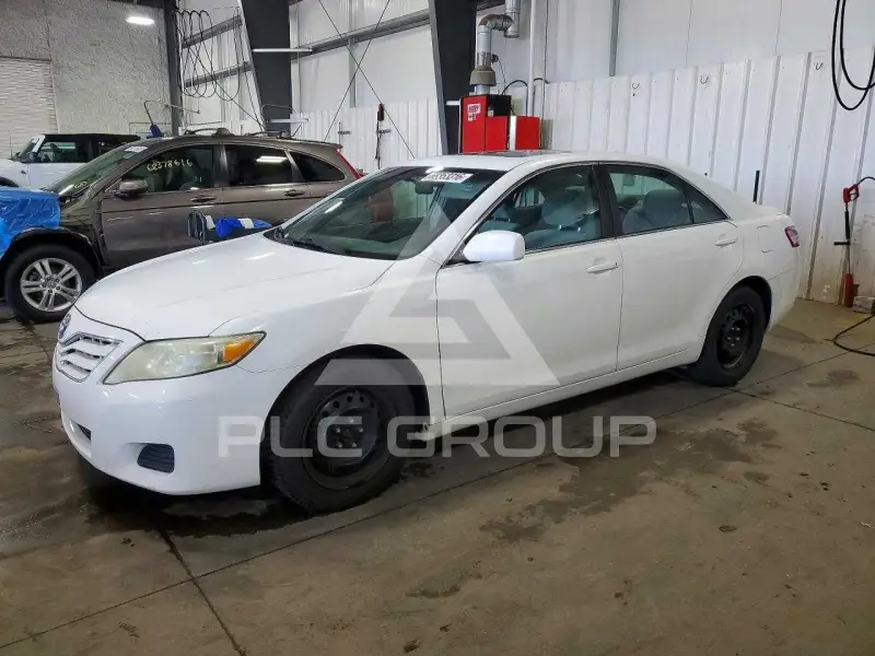 2010 Toyota CAMRY фото