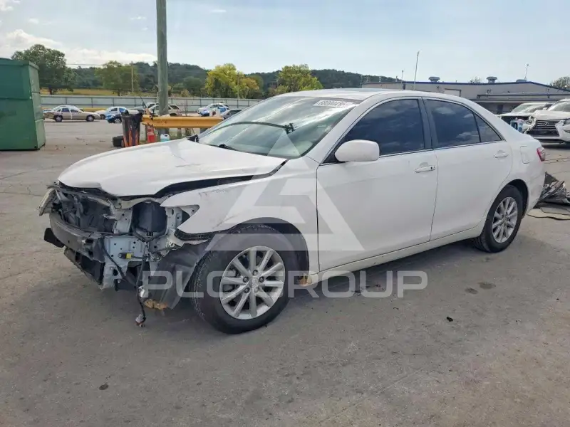 2010 Toyota CAMRY фото