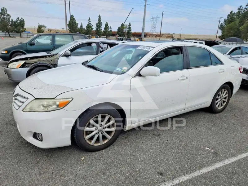 2010 Toyota CAMRY фото
