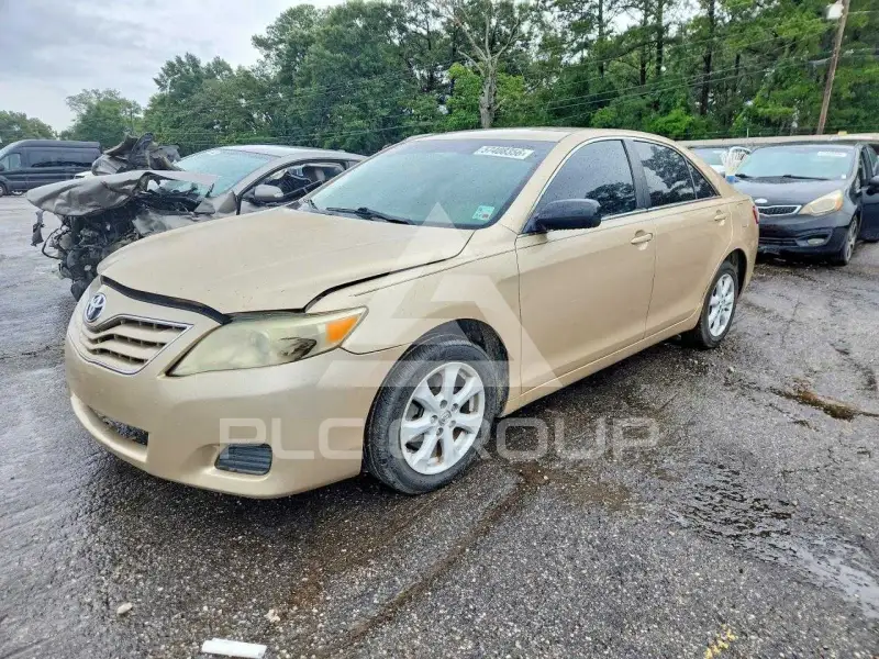 2010 Toyota CAMRY фото