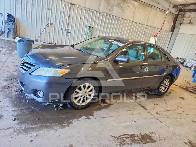2010 Toyota CAMRY фото