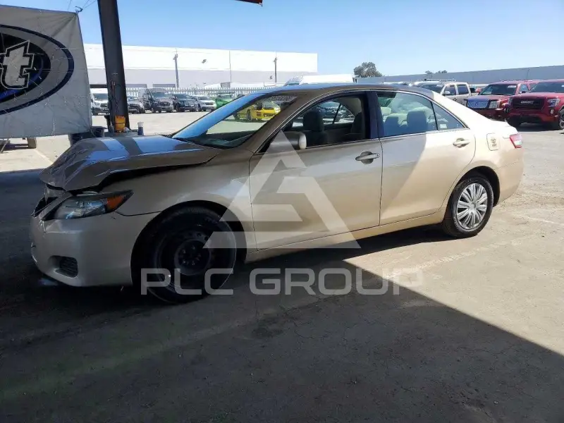 2010 Toyota CAMRY фото