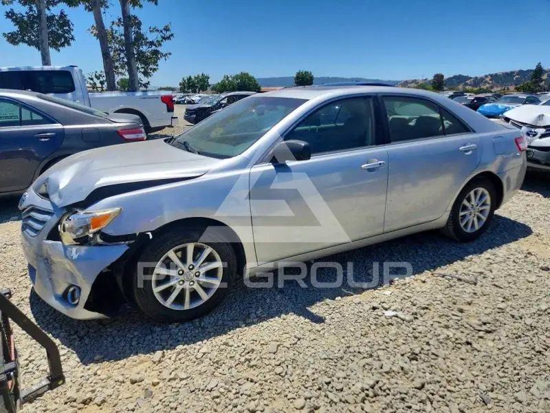 2010 Toyota CAMRY фото
