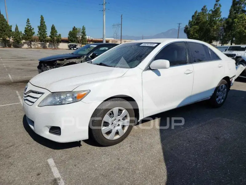 2010 Toyota CAMRY фото