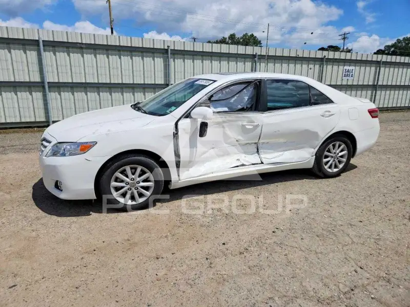 2010 Toyota CAMRY фото