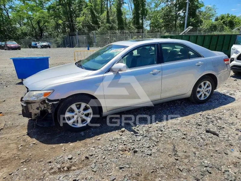 2010 Toyota CAMRY фото