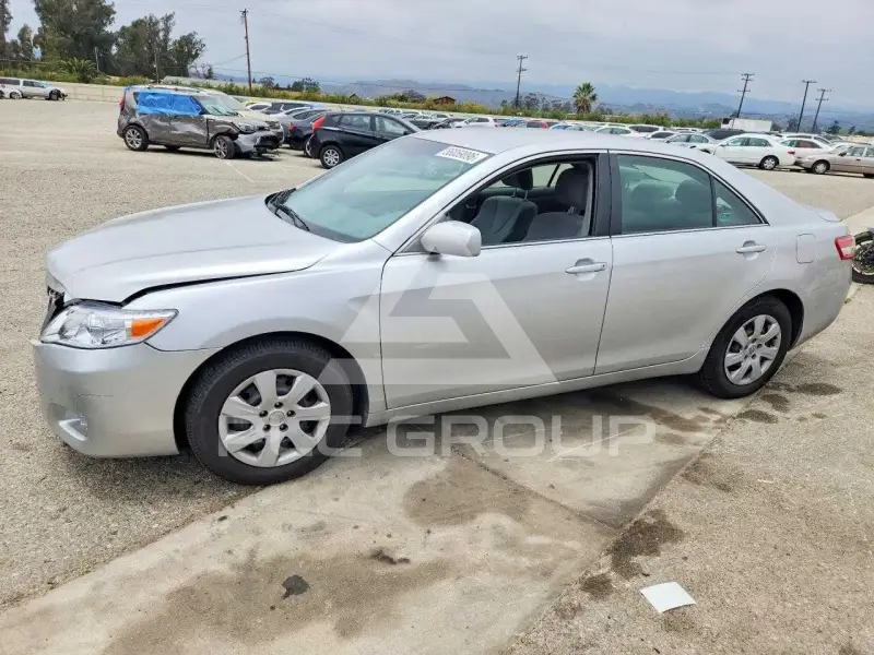 2010 Toyota CAMRY фото