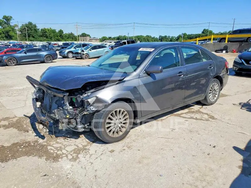 2010 Toyota CAMRY фото