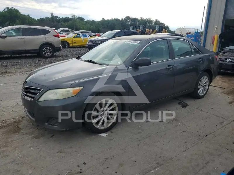 2010 Toyota CAMRY фото