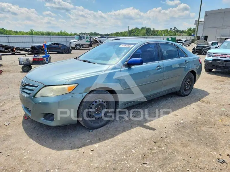 2010 Toyota CAMRY фото
