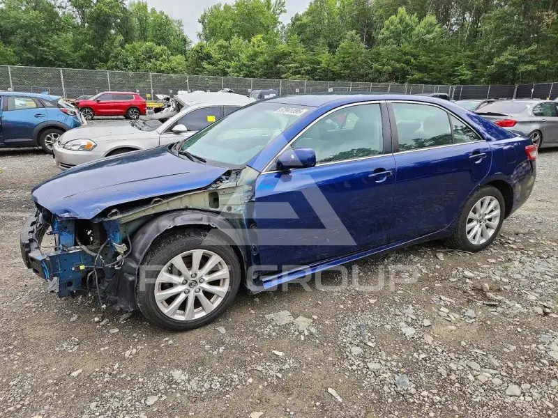 2010 Toyota CAMRY фото