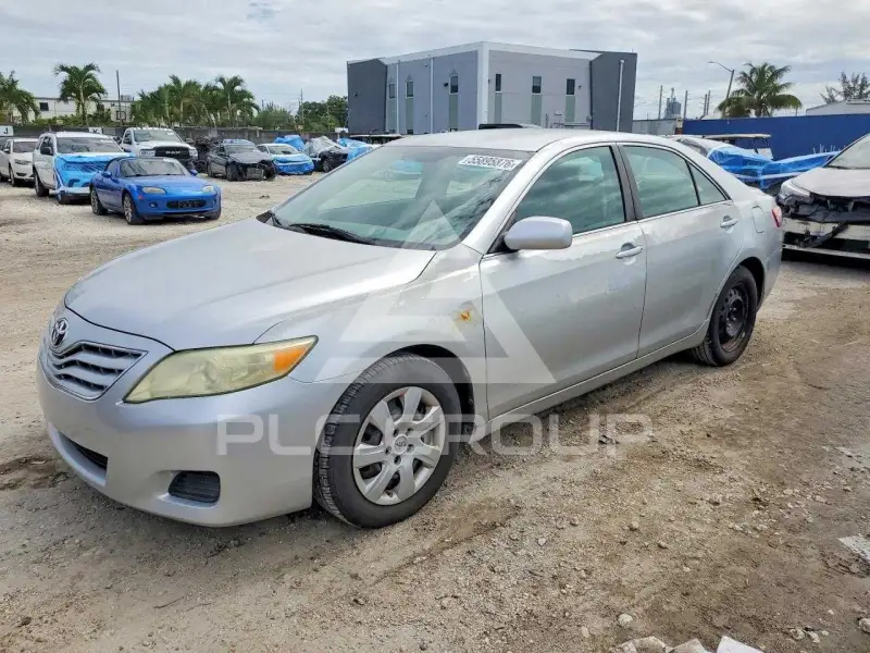 2010 Toyota CAMRY фото
