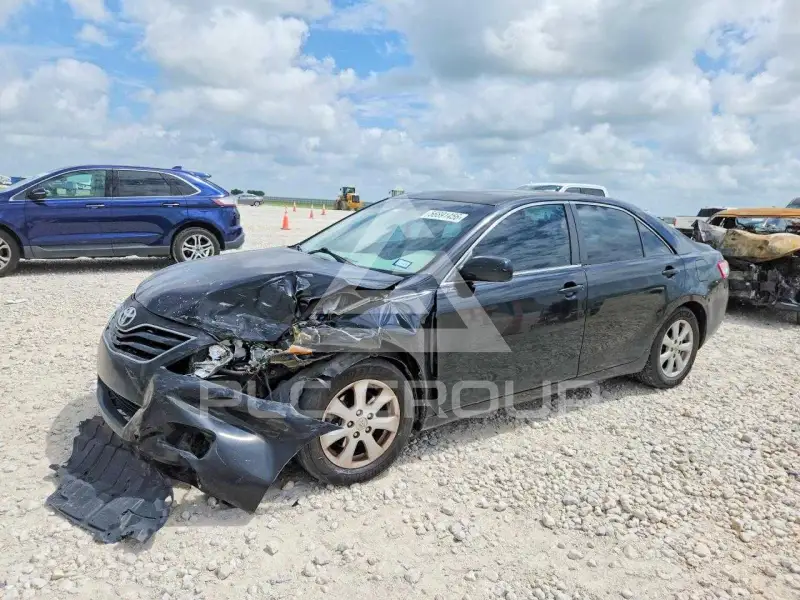 2010 Toyota CAMRY фото