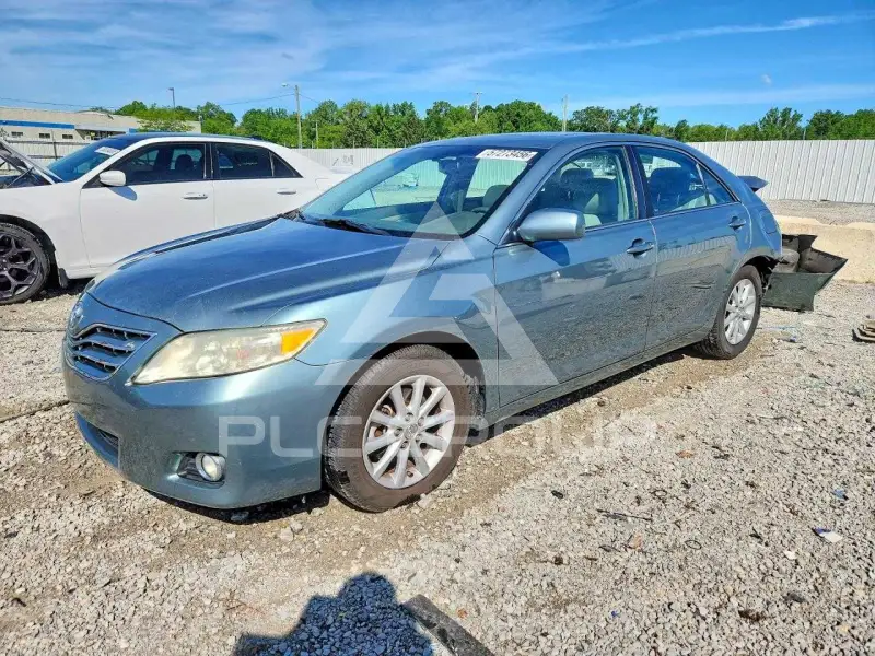 2010 Toyota CAMRY photo