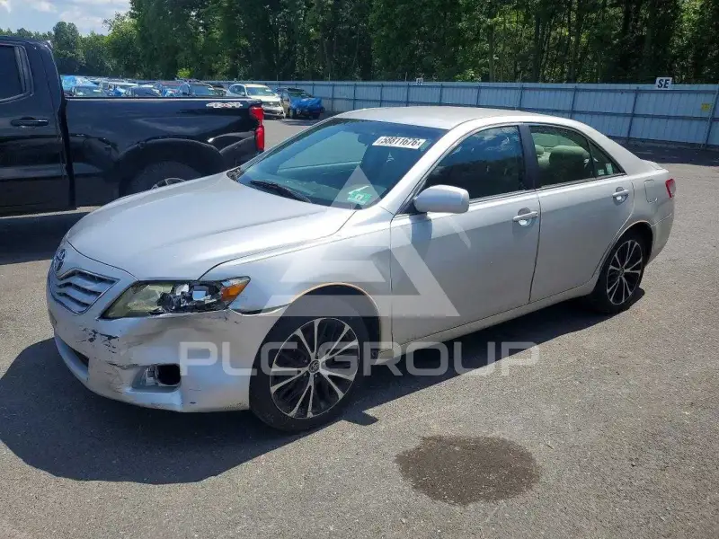 2010 Toyota CAMRY фото