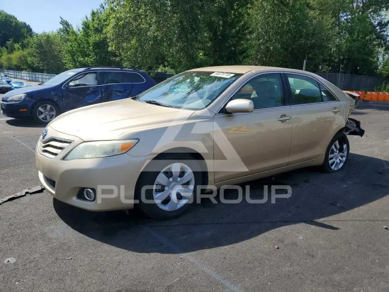2010 Toyota CAMRY фото