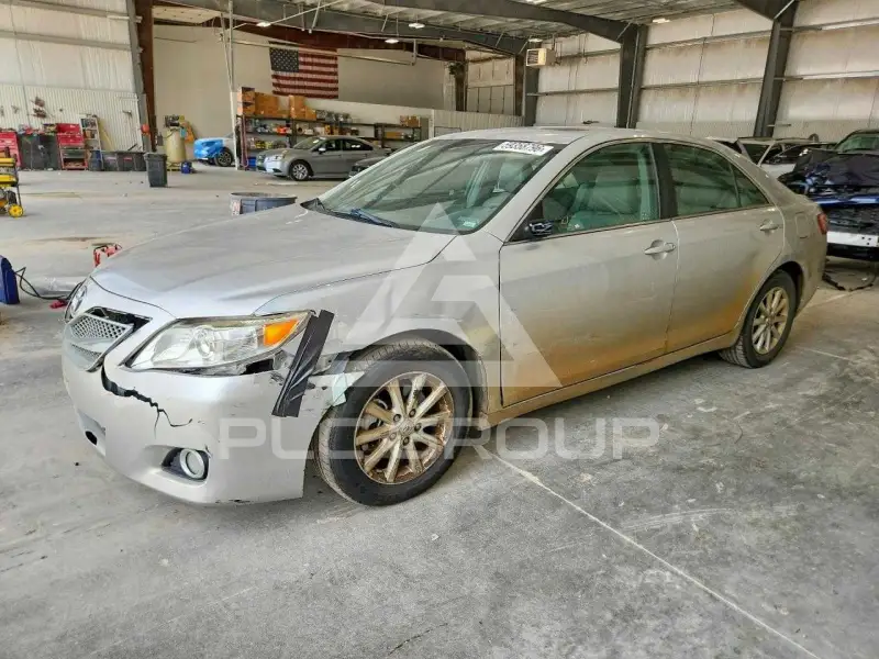2010 Toyota CAMRY фото