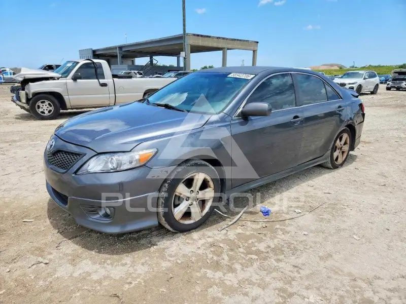 2010 Toyota CAMRY photo