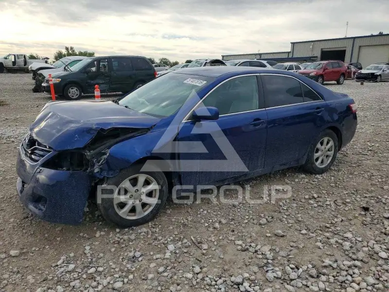 2010 Toyota CAMRY фото