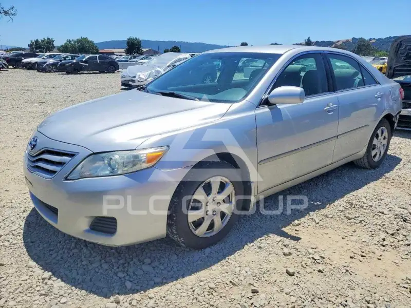 2010 Toyota CAMRY фото
