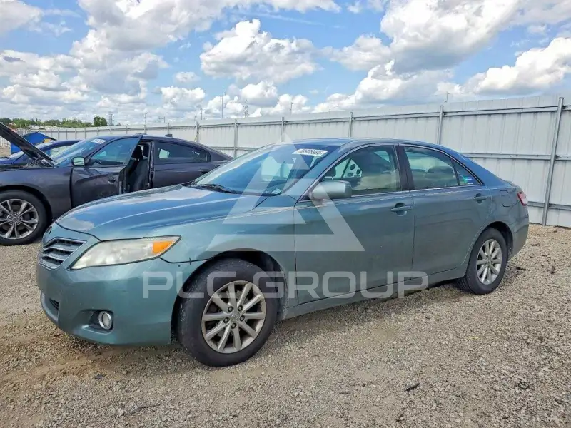 2010 Toyota CAMRY фото