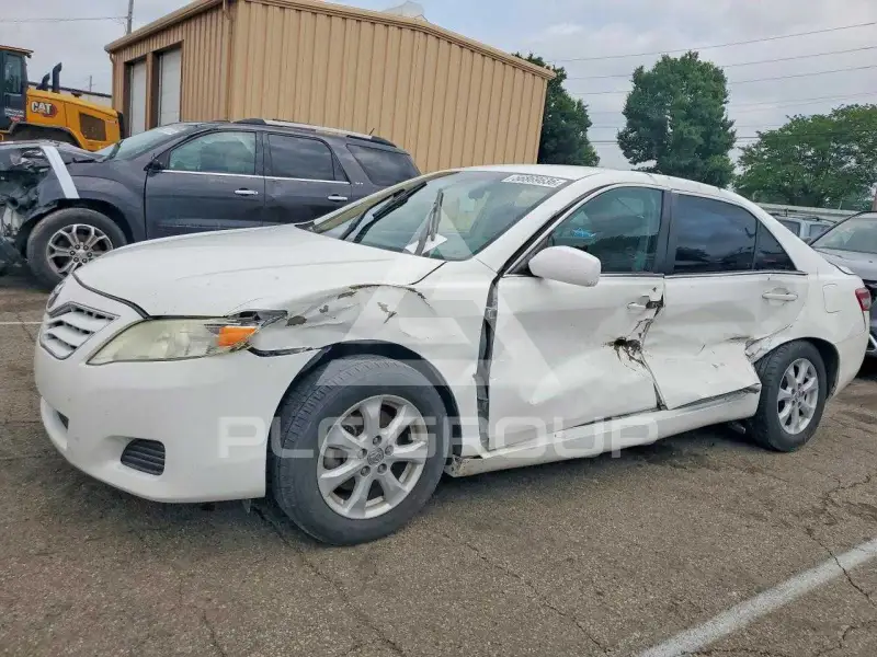 2010 Toyota CAMRY фото