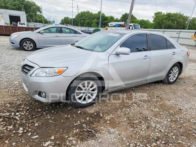 2010 Toyota CAMRY фото