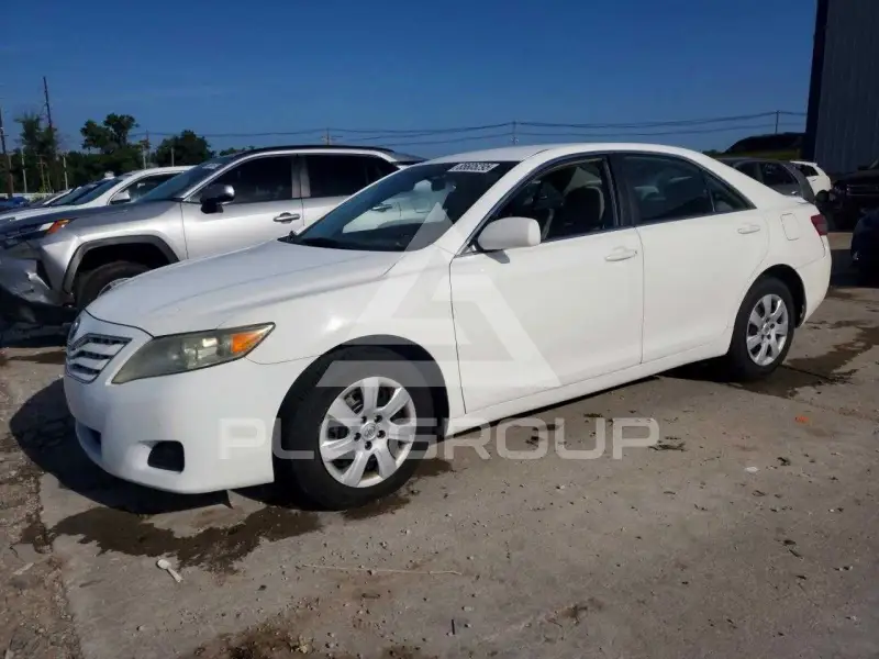 2010 Toyota CAMRY фото