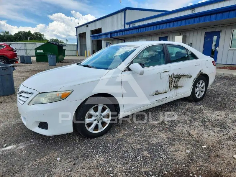 2010 Toyota CAMRY фото