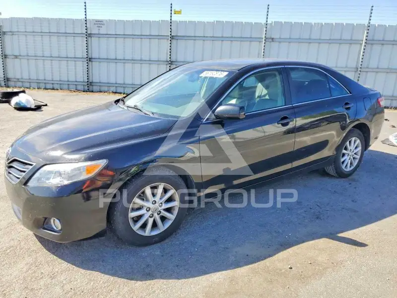 2010 Toyota CAMRY фото