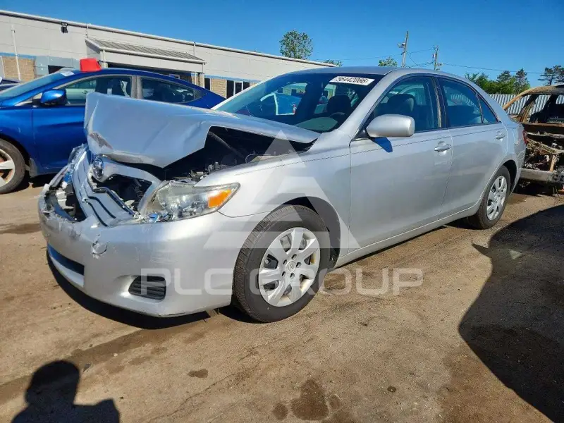2010 Toyota CAMRY фото