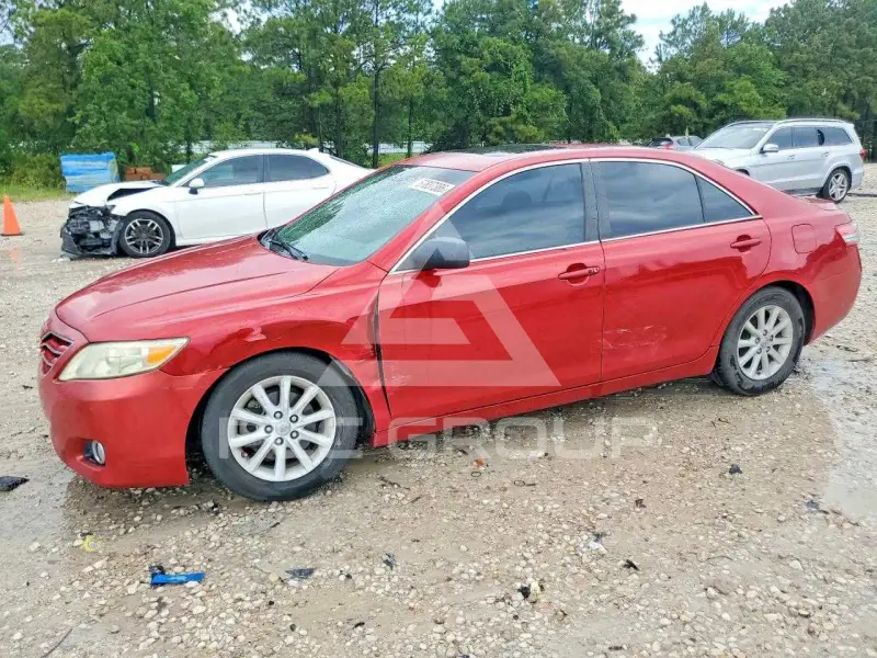 2010 Toyota CAMRY фото