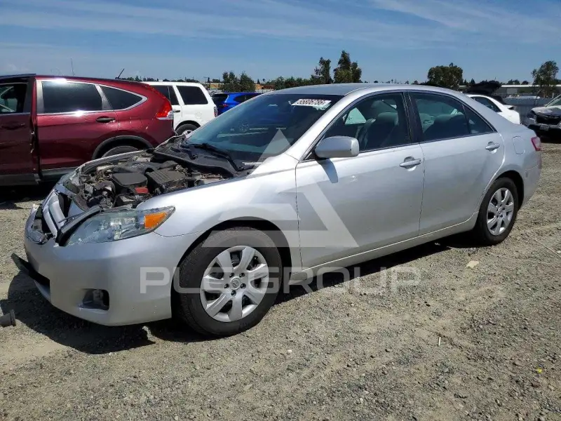 2010 Toyota CAMRY фото