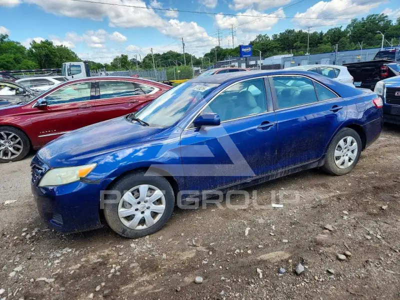2010 Toyota CAMRY фото