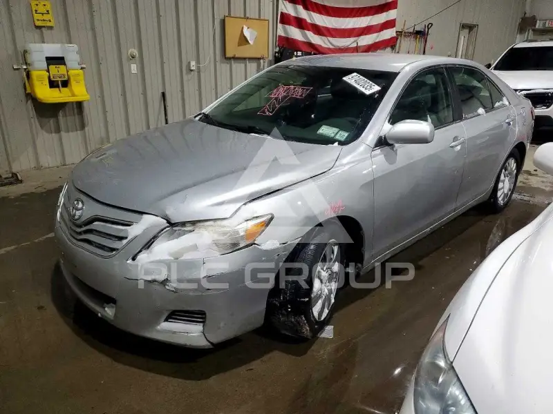 2010 Toyota CAMRY фото