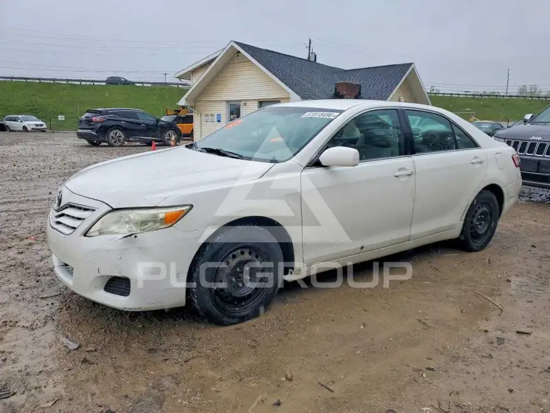 2010 Toyota CAMRY фото