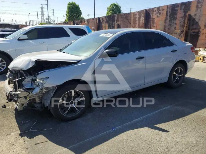 2010 Toyota CAMRY фото