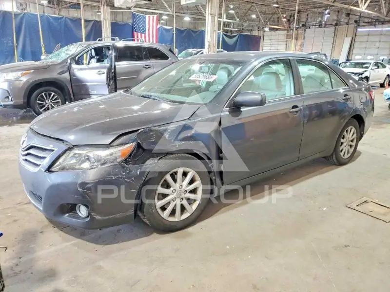2010 Toyota CAMRY фото