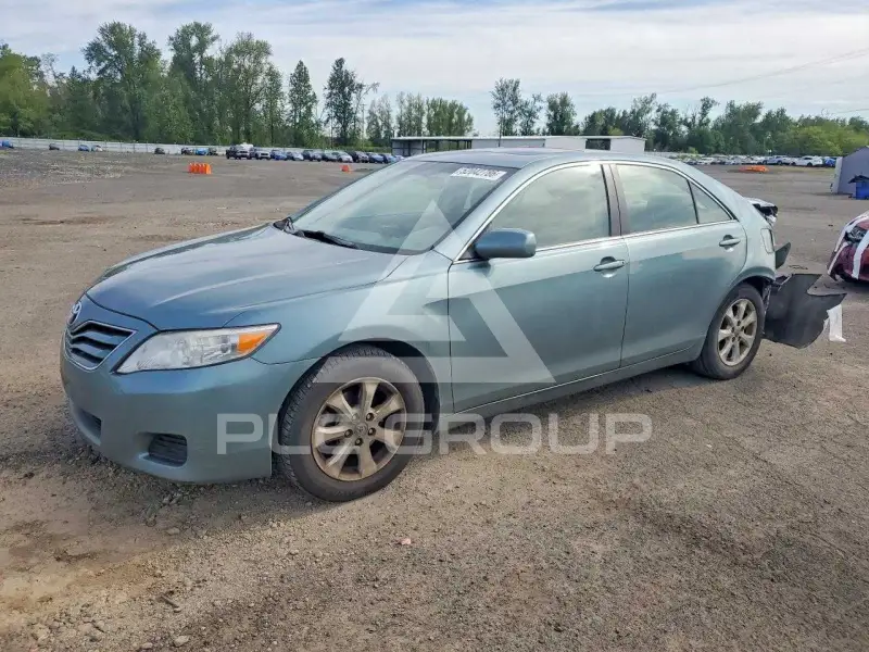 2010 Toyota CAMRY фото