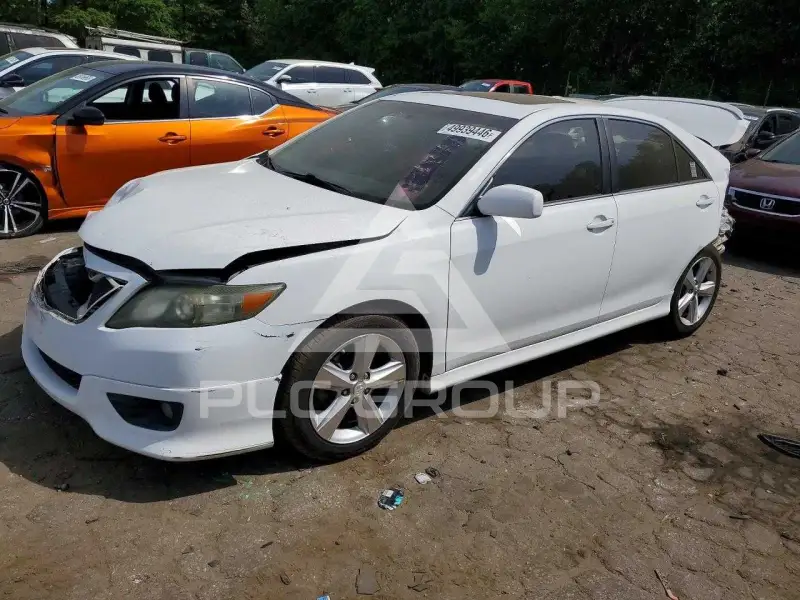 2010 Toyota CAMRY фото