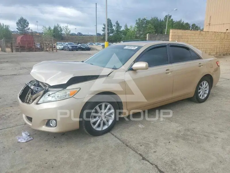 2010 Toyota CAMRY фото