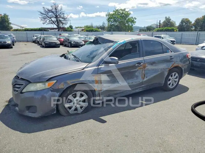 2010 Toyota CAMRY фото